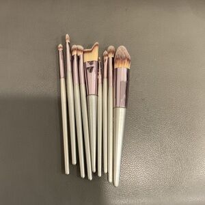 Silver Handle Makeup Brush Set with Rose Gold Ferrules - 9 Pieces